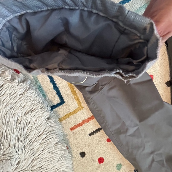 Kids Gerry snow pants with suspenders. - Picture 2 of 5